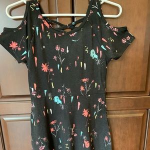 Girls short black patterned dress